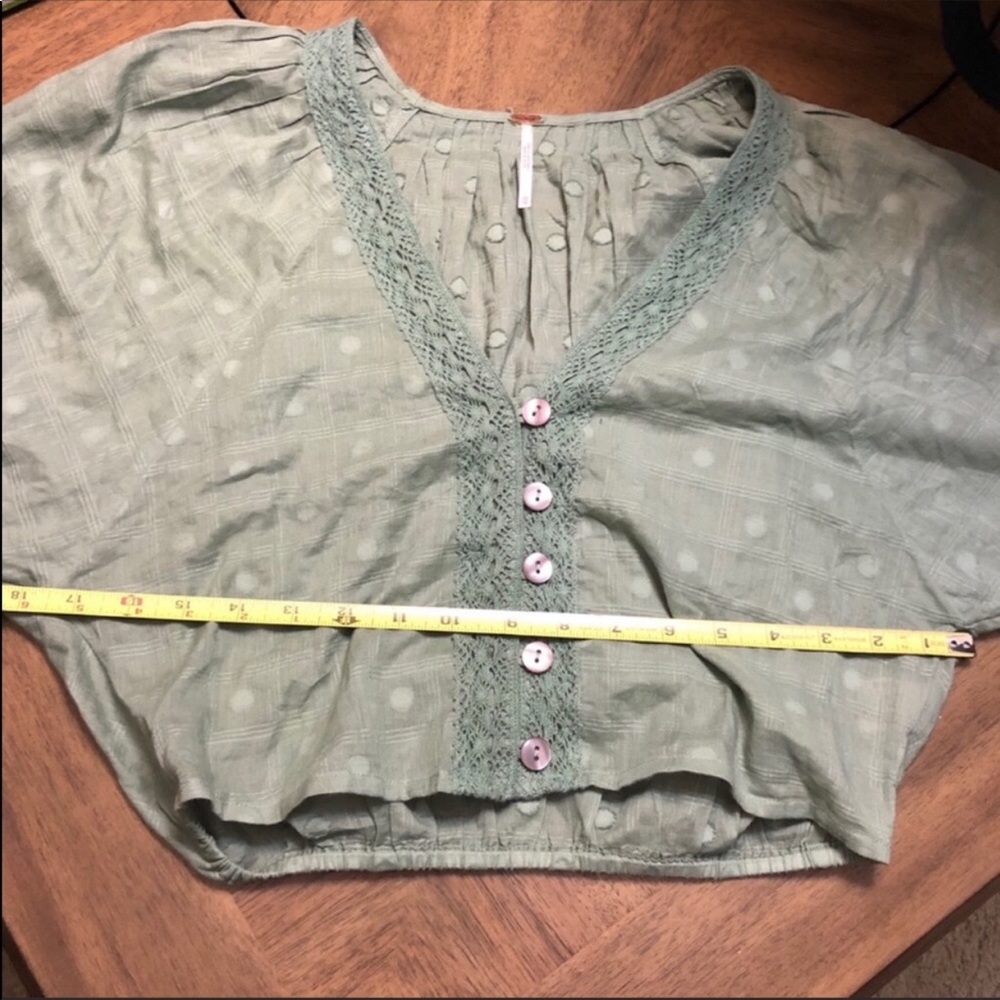 NWOT free people button front cropped long sleeve - Picture 5 of 8